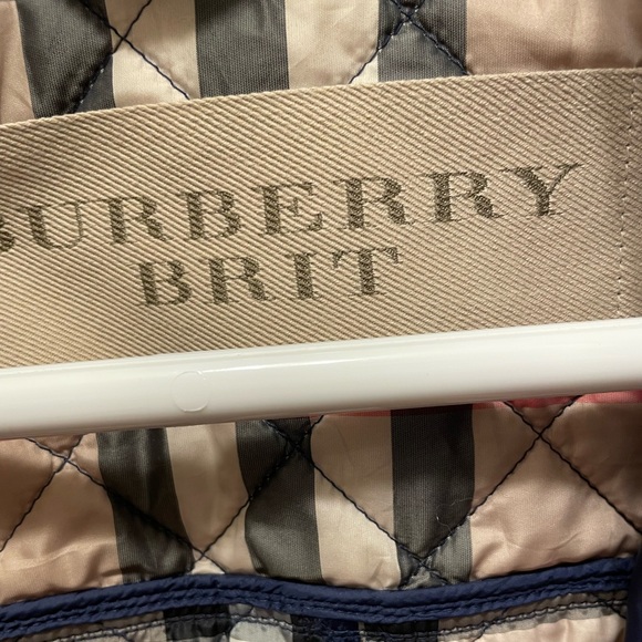 Burberry Small Quilted Jacket with Hood - Picture 3 of 5